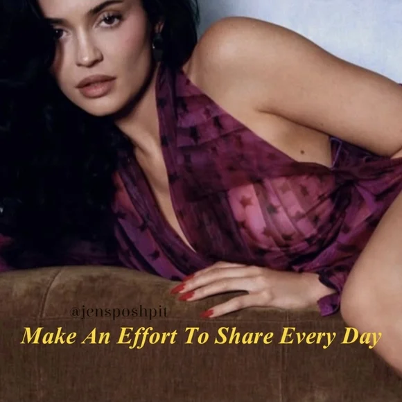 4/8 - Wed - Kardashian Share Group - Picture 6 of 15